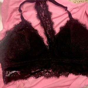 Black bra never worn lace - no underwire